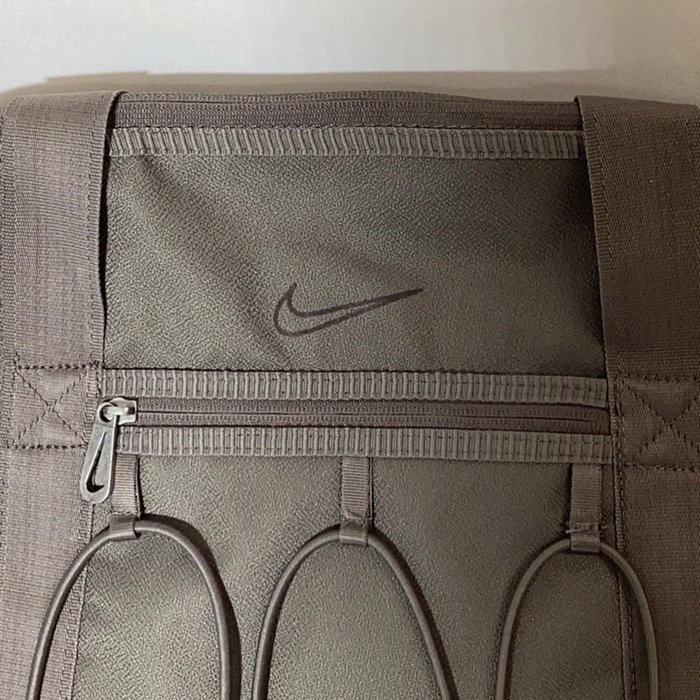 NWOT NIKE Women's One Training Tote Bag Gray - Picture 3 of 8